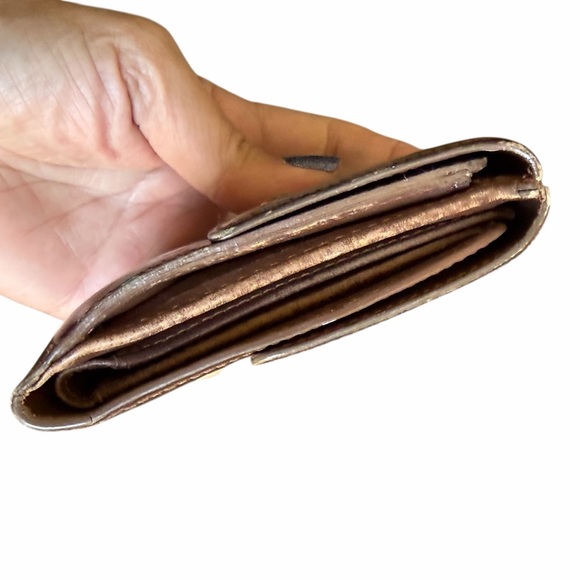 LV Vernis Porte in bronze - Picture 6 of 9